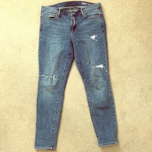 Light blue distressed skinny jeans